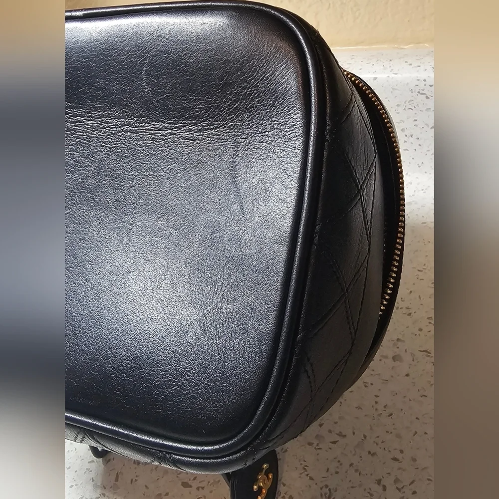 Vintage CHANEL CC Vanity Bag - Picture 8 of 16